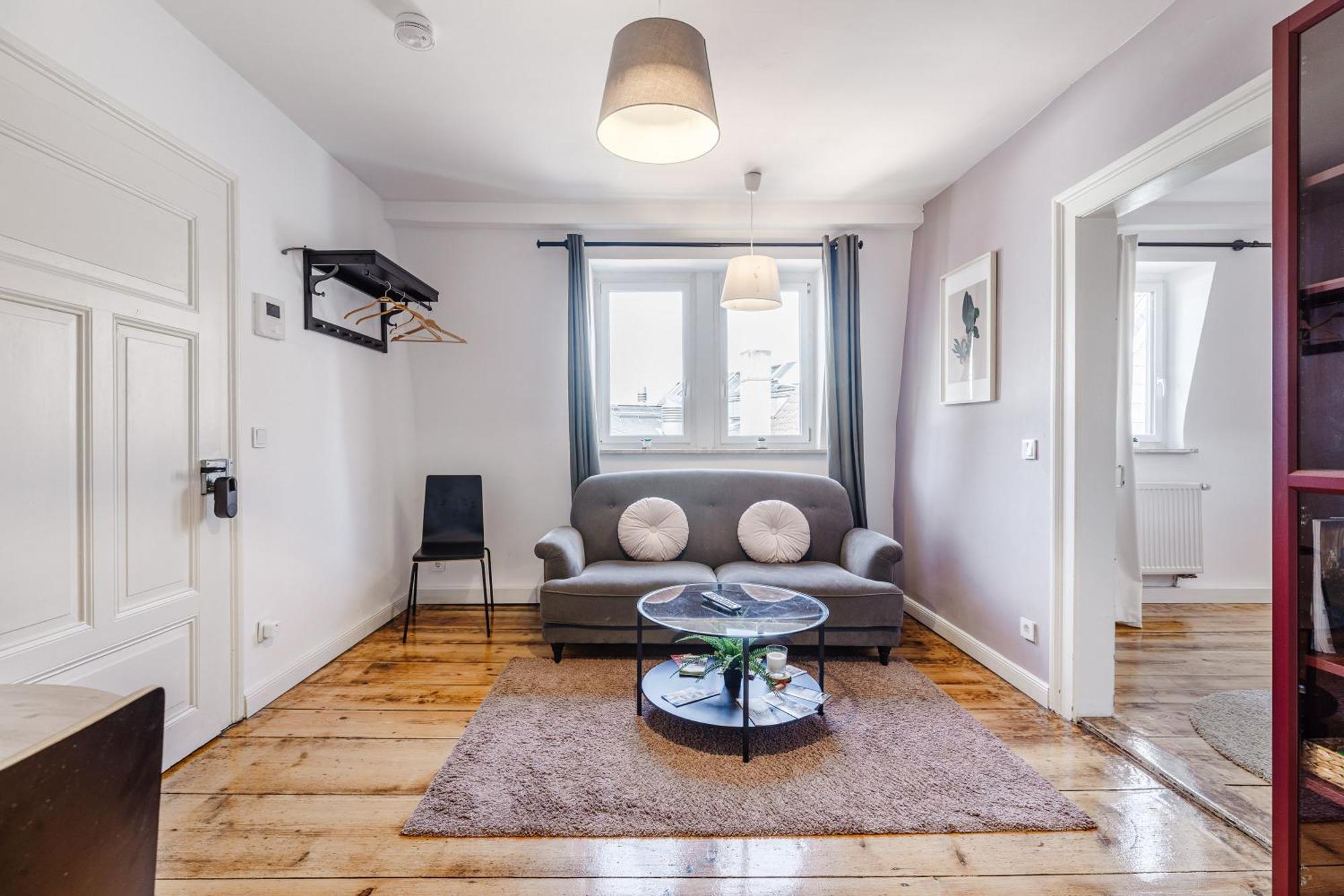 Old Town Center Apartment